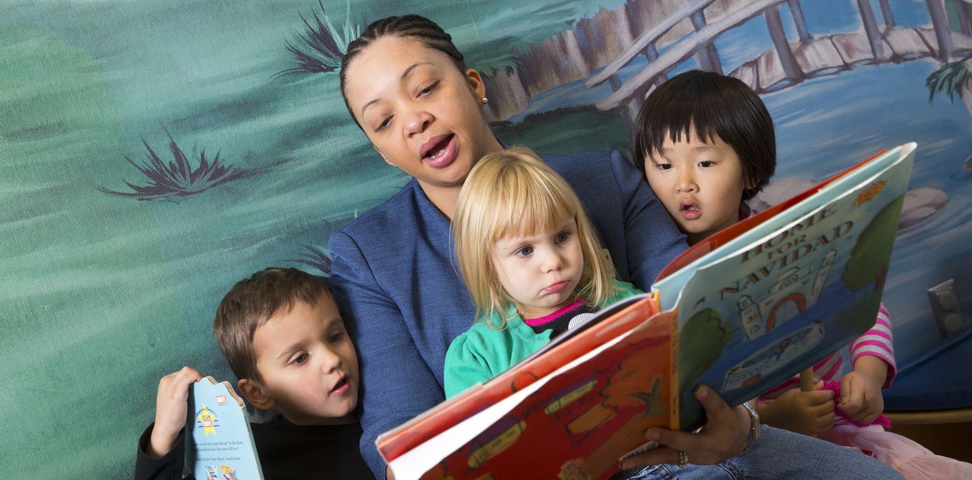 Durden reads to kids