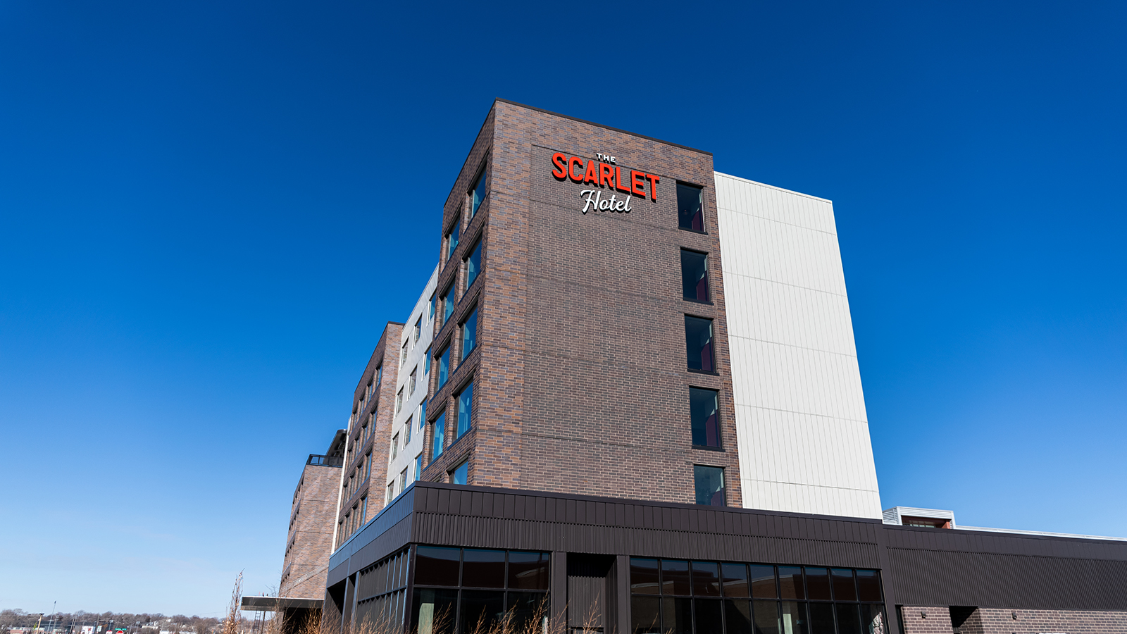 Scarlet Hotel exterior image with blue sky