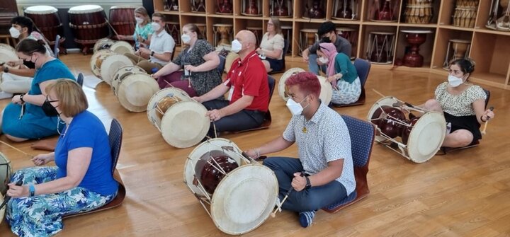 People playing Korean drums